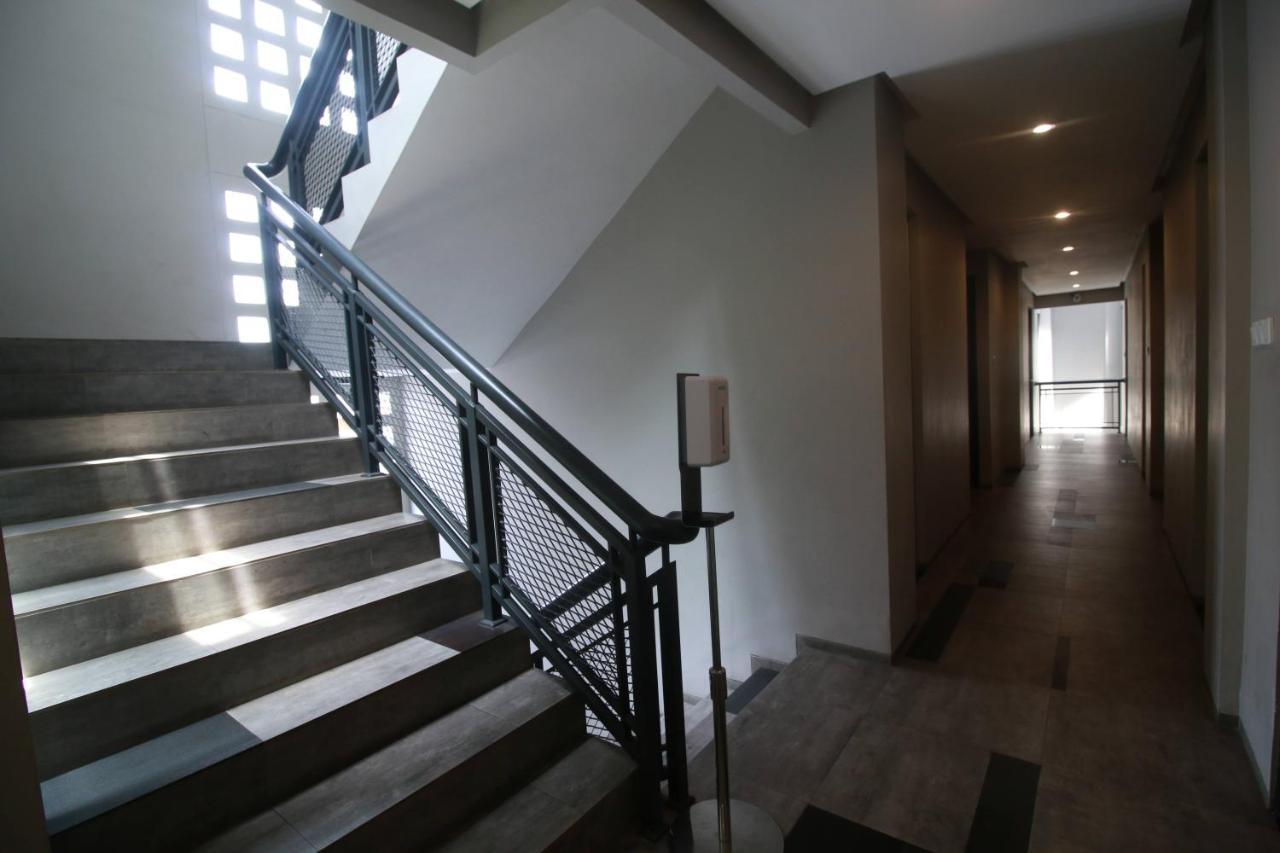 Albergue Bale Resident Yakarta Exterior foto