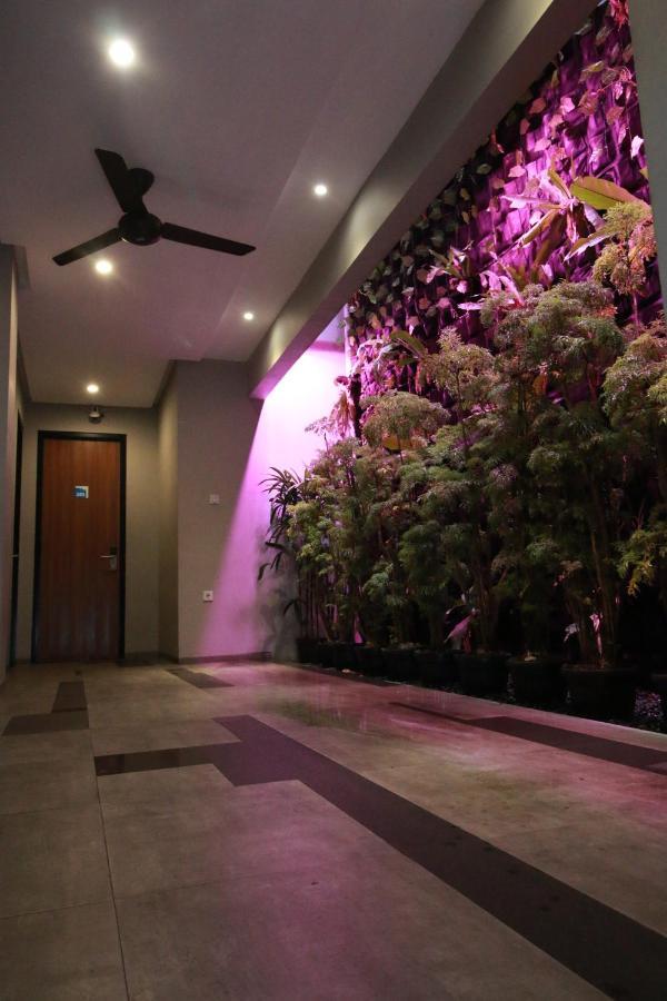 Albergue Bale Resident Yakarta Exterior foto