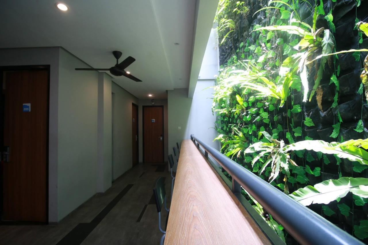 Albergue Bale Resident Yakarta Exterior foto