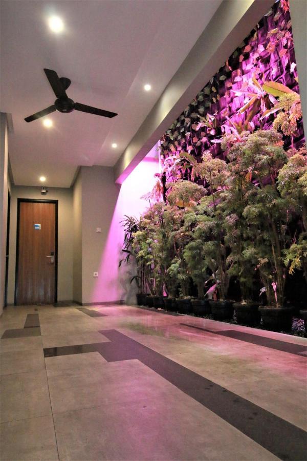 Albergue Bale Resident Yakarta Exterior foto
