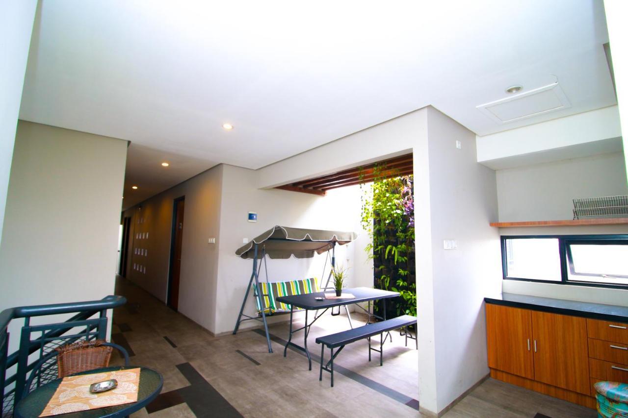 Albergue Bale Resident Yakarta Exterior foto